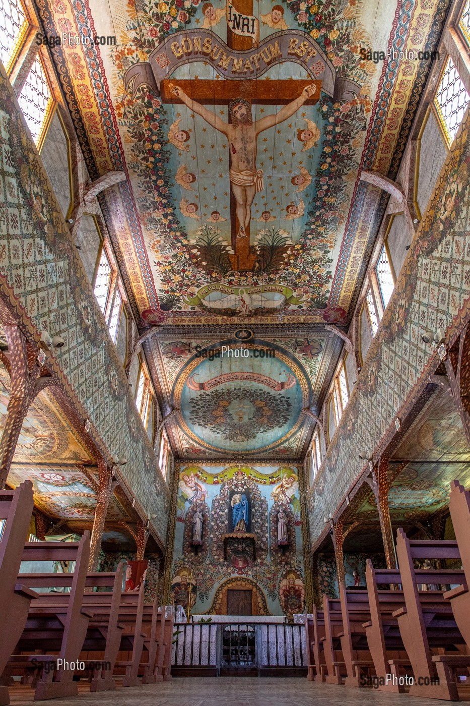 EGLISE SAINT-JOSEPH PEINT PAR LE BAGNARD HUGUET, IRACOUBO, GUYANE FRANCAISE, DEPARTEMENT-REGION D'OUTRE-MER, AMERIQUE DU SUD, FRANCE 