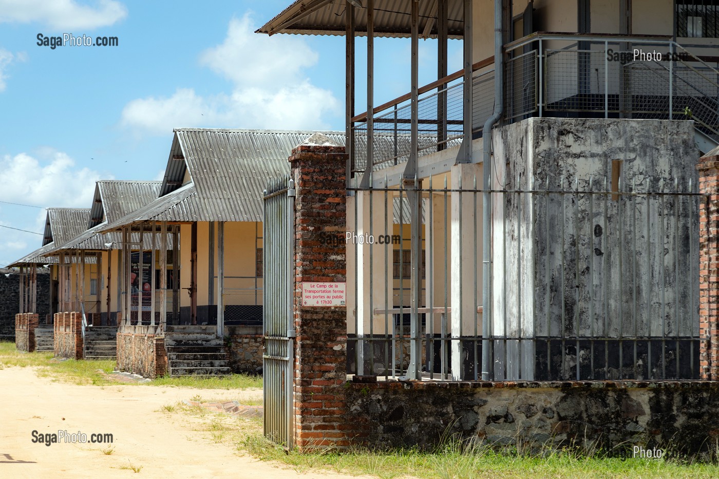 BARAQUEMENT DU CAMP DE LA TRANSPORTATION, SAINT-LAURENT DU MARONI, GUYANE FRANCAISE, DEPARTEMENT-REGION D'OUTRE-MER, AMERIQUE DU SUD, FRANCE 