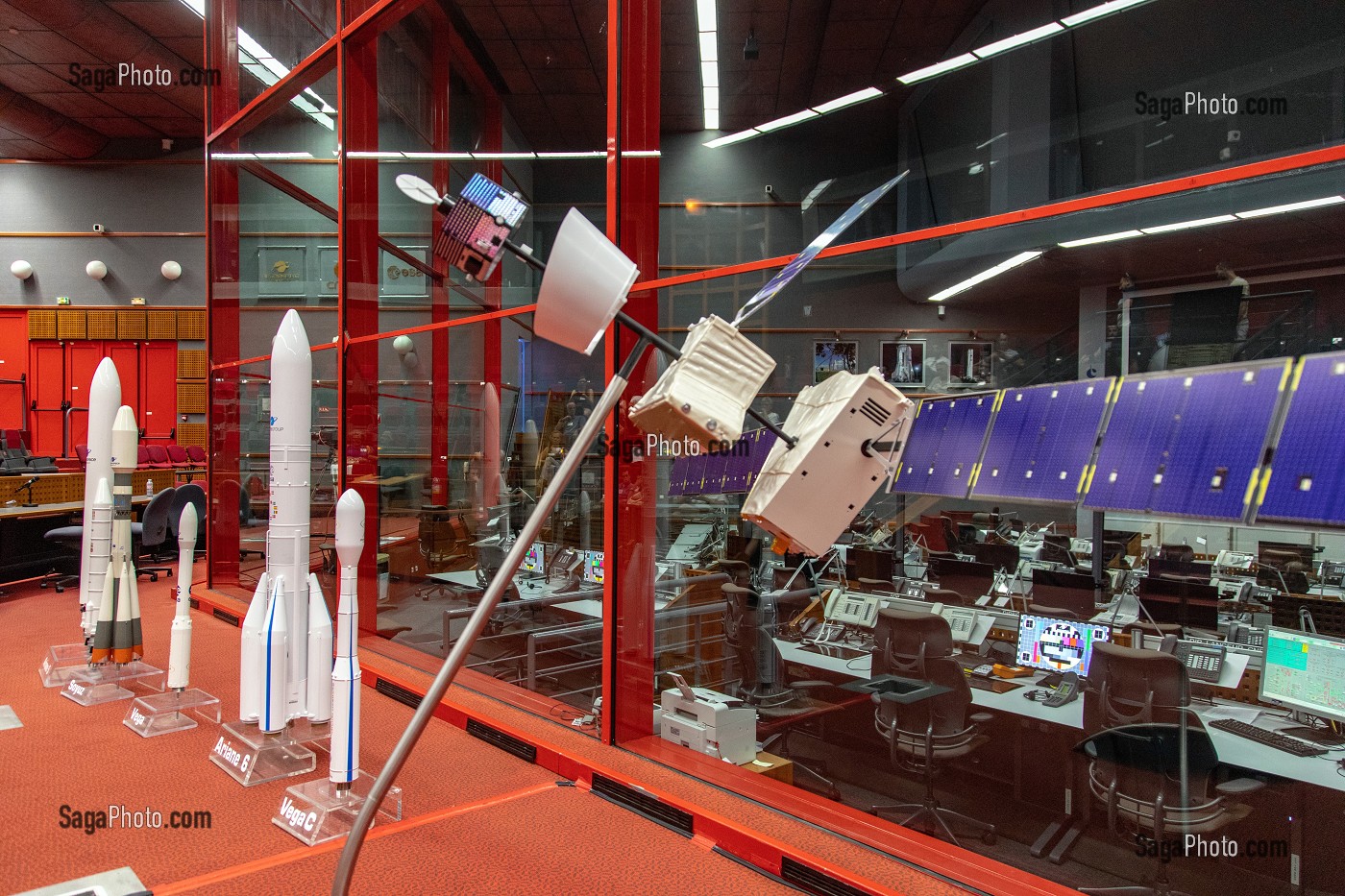 SALLE DU CENTRE DE CONTROLE JUPITER II, ESA (AGENCE SPATIALE EUROPEENNE), CNES (CENTRE NATIONAL D'ETUDES SPATIALES), KOUROU, GUYANE FRANCAISE, DEPARTEMENT-REGION D'OUTRE-MER, AMERIQUE DU SUD, FRANCE 