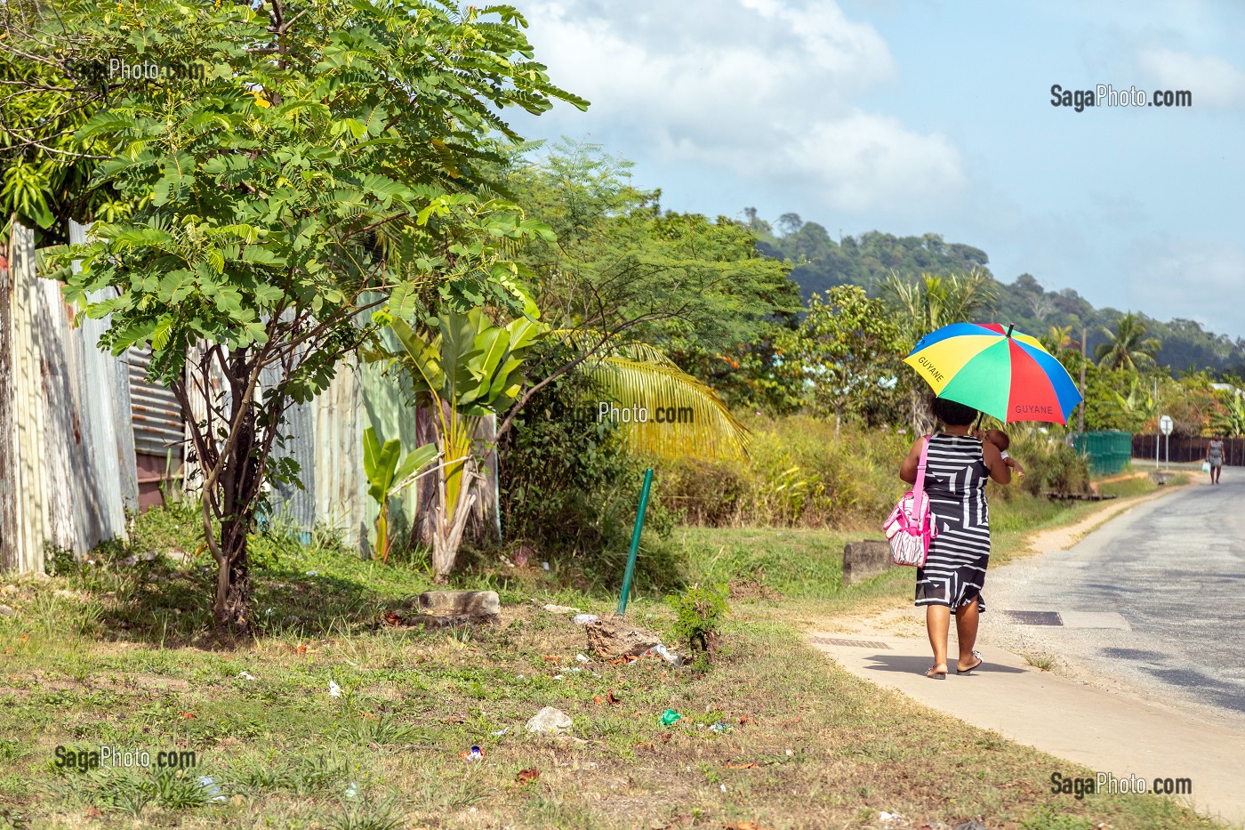 QUARTIER D'HABITAT ILLEGAL DE LA SAVANE, HABITATIONS ET POPULATION ILLEGALES, COMMUNE DE MATOURY, GUYANE FRANCAISE, DEPARTEMENT-REGION D'OUTRE-MER, AMERIQUE DU SUD, FRANCE 