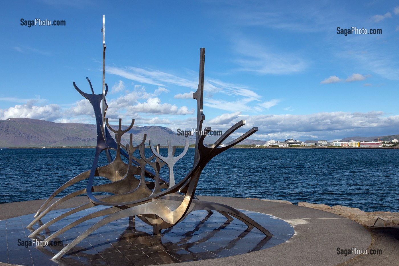 LE SOLFAR, (BATEAU VIKING) DE REVE QUI S'ENVOLE VERS LE SOLEIL, REYKJAVIK, ISLANDE 