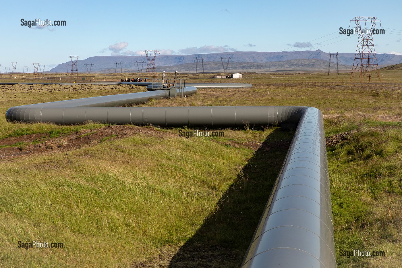 PIPELINES OU CONDUITES DE TRANSPORT DE VAPEUR D'EAU CHAUDE, CENTRALE GEOTHERMIQUE DE HELLISHEIDI LA PLUS GRANDE D'ISLANDE, HENGILL, ISLANDE 