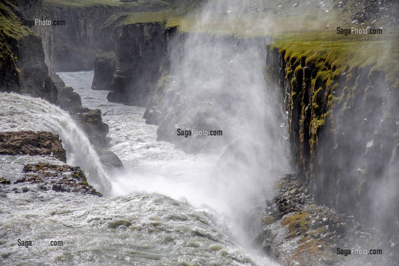 CASCADE DE GULLFOSS, HAUTE DE 32 METRES, APPELE CHUTES D'OR SUR LA RIVIERE DE HVITA, CERCLE D'OR, GOLDEN CIRCLE, SUD DE L'ISLANDE, EUROPE, ISLANDE 