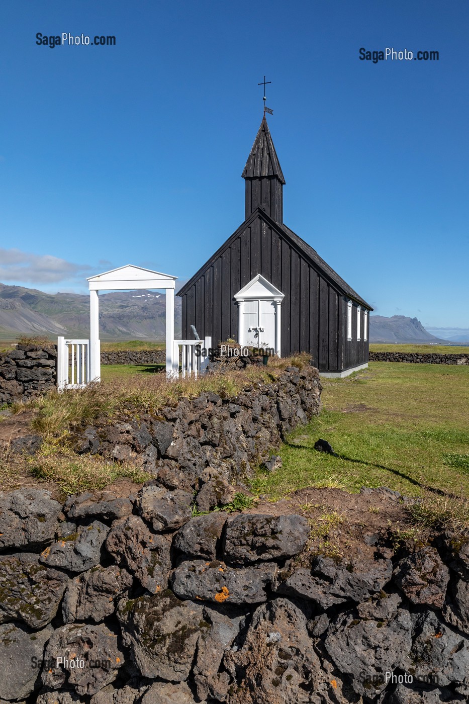 EGLISE EN BOIS NOIR DE BUDIR, PRESQU'ILE VOLCANIQUE VDE GRUNDARFJORDUR, PENINSULE DE SNAEFFELSNES, ISLANDE 