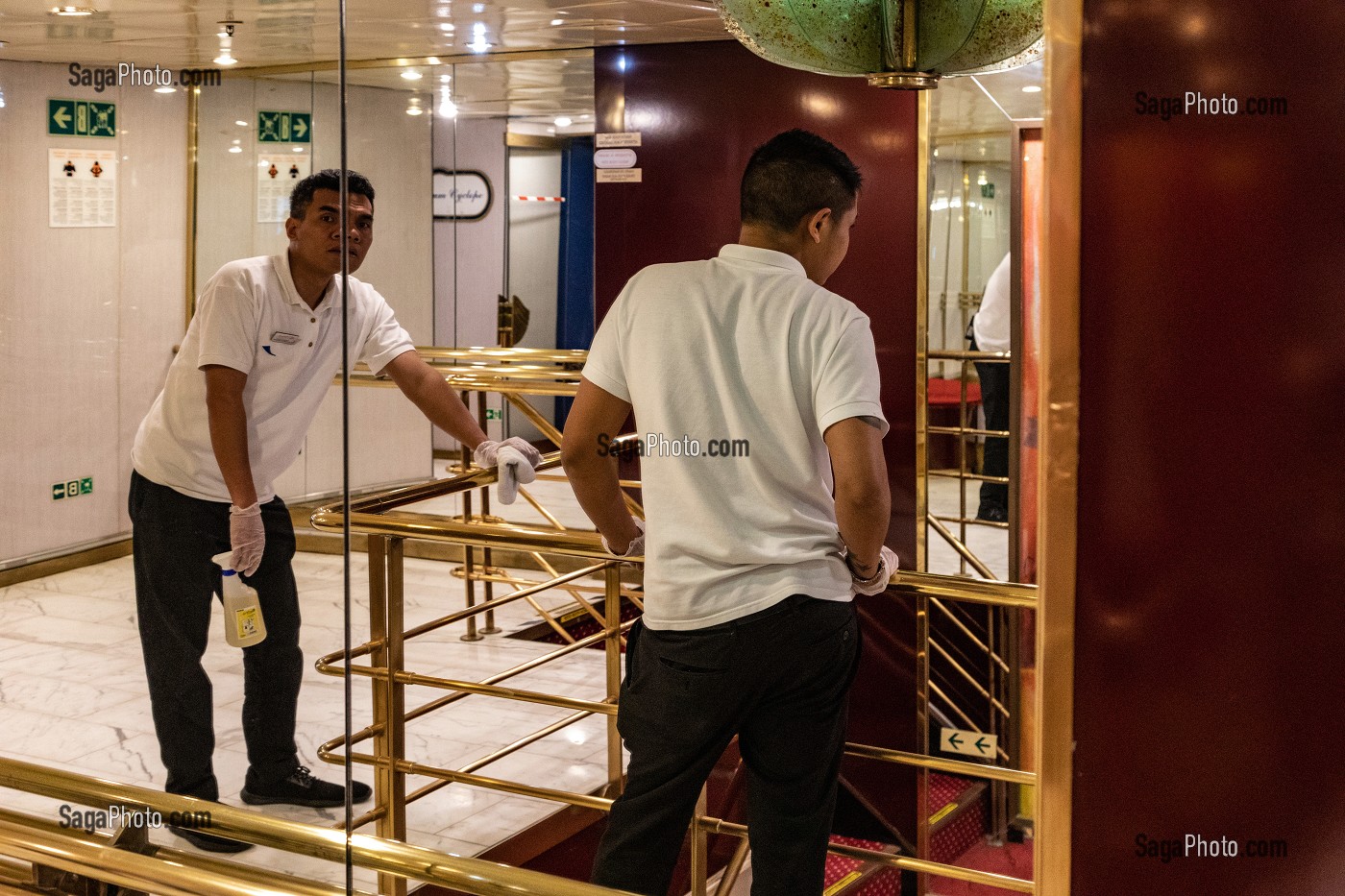 TECHNICIEN DE SURFACE SUR LE BATEAU DE CROISIERE ASTORIA, ISLANDE 