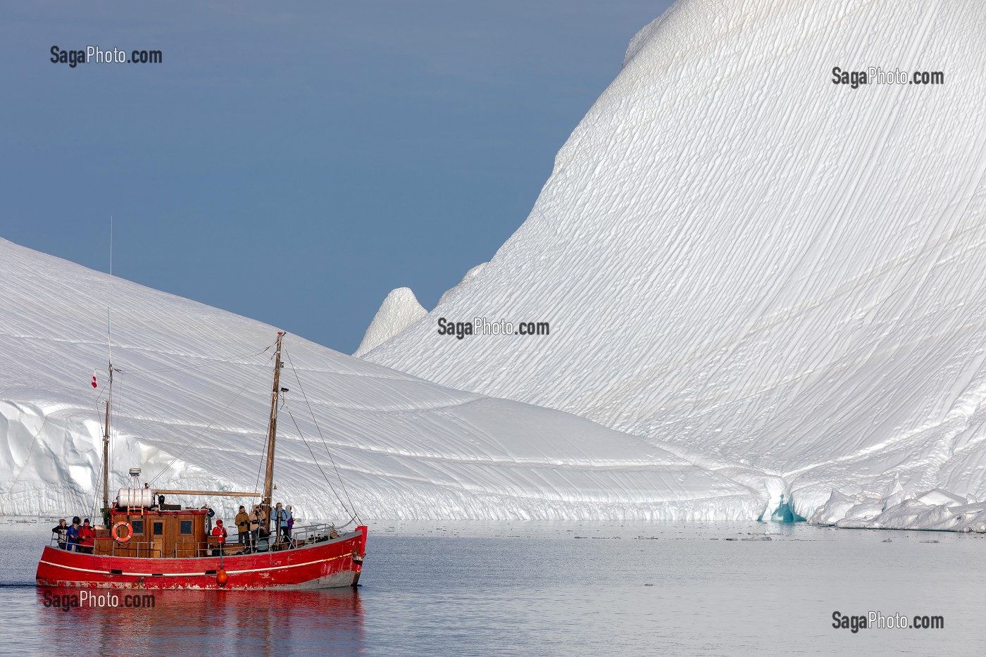 BATEAU D'OBSERVATION TOURISTIQUE DES ICEBERGS, FJORD DE GLACE DE SERMERMIUT, ILULISSAT GROENLAND, DANEMARK 