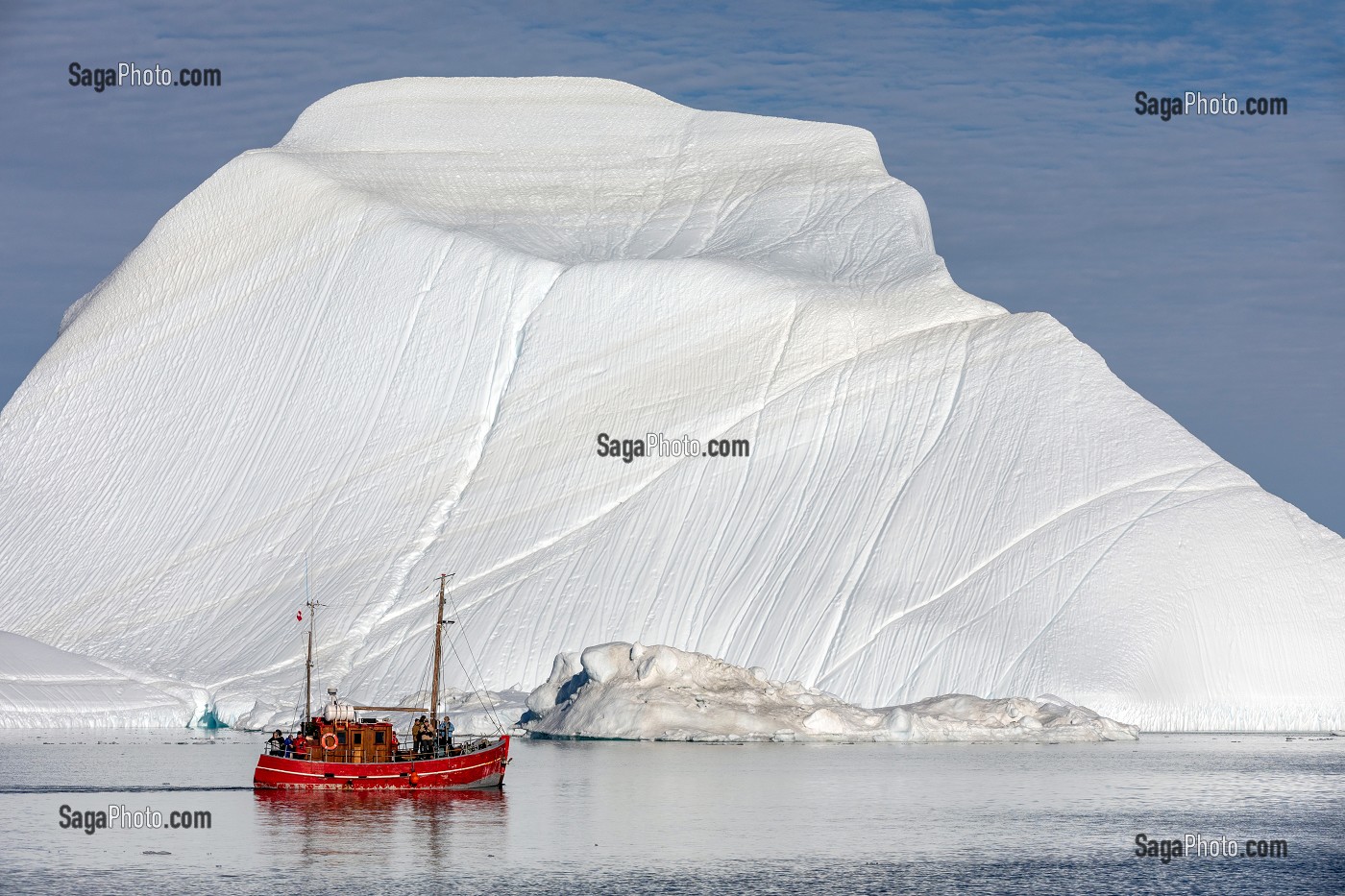 BATEAU D'OBSERVATION TOURISTIQUE DES ICEBERGS, FJORD DE GLACE DE SERMERMIUT, ILULISSAT GROENLAND, DANEMARK 