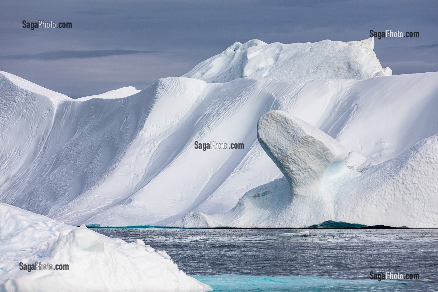 ICEBERGS DU FJORD DE GLACE DE SERMERMIUT, ILULISSAT GROENLAND, DANEMARK 