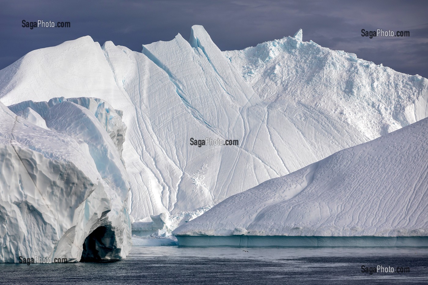 ICEBERGS DU FJORD DE GLACE DE SERMERMIUT, ILULISSAT GROENLAND, DANEMARK 