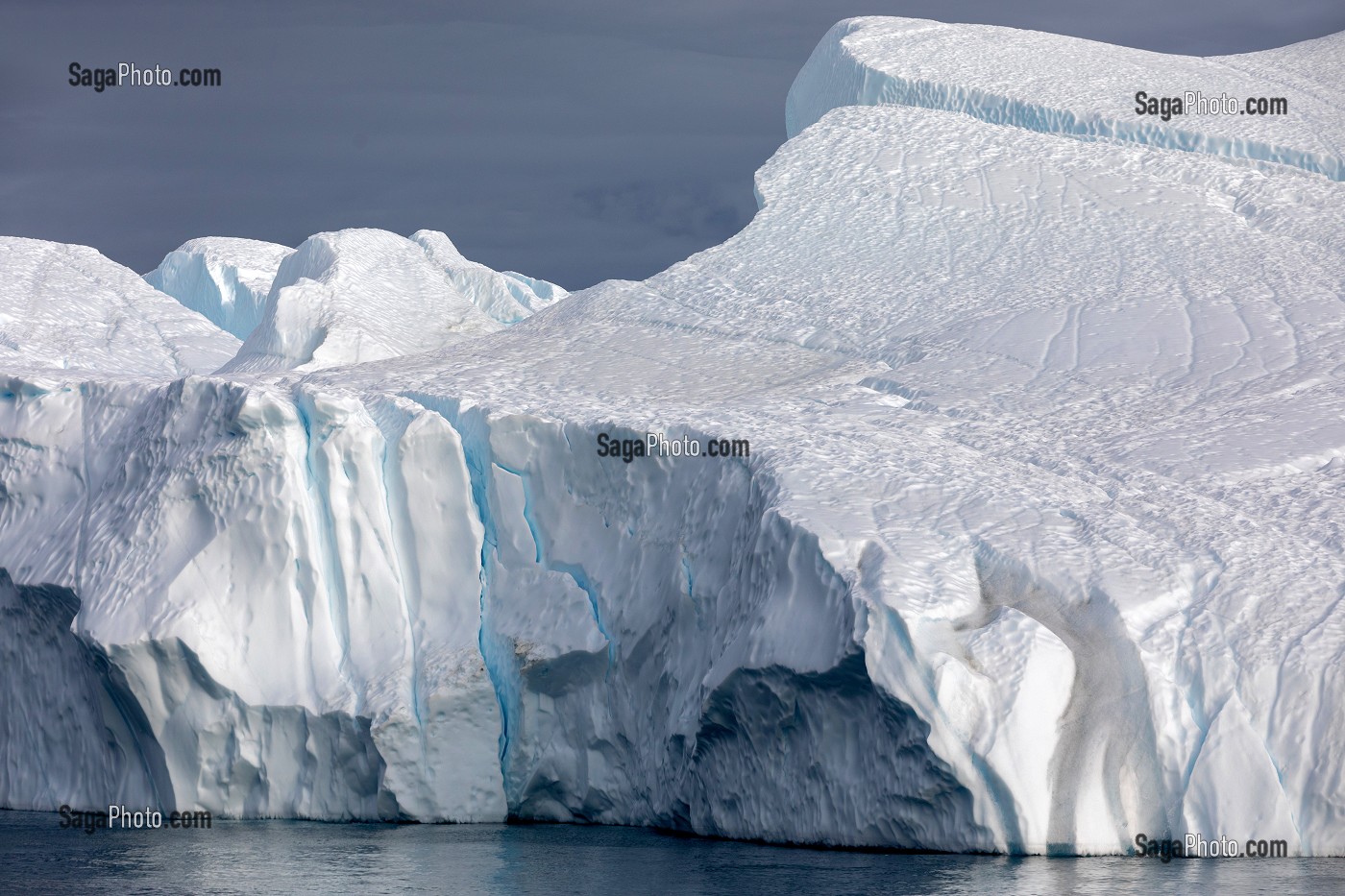 ICEBERGS DU FJORD DE GLACE DE SERMERMIUT, ILULISSAT GROENLAND, DANEMARK 