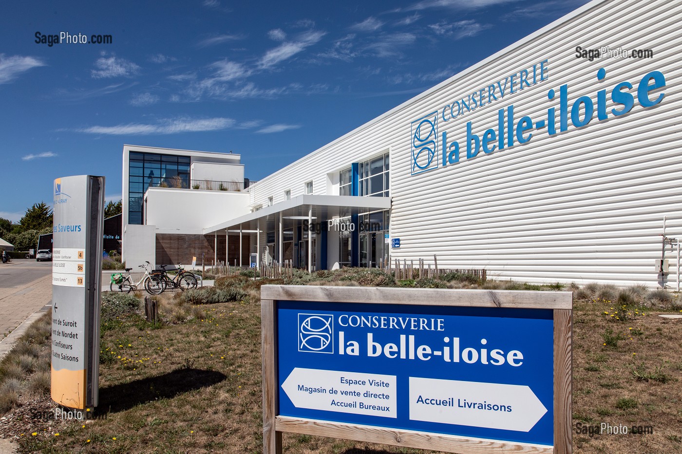 FACADE DE LA CONSERVERIE LA BELLE-ILOISE, QUIBERON, MORBIHAN (56), FRANCE 