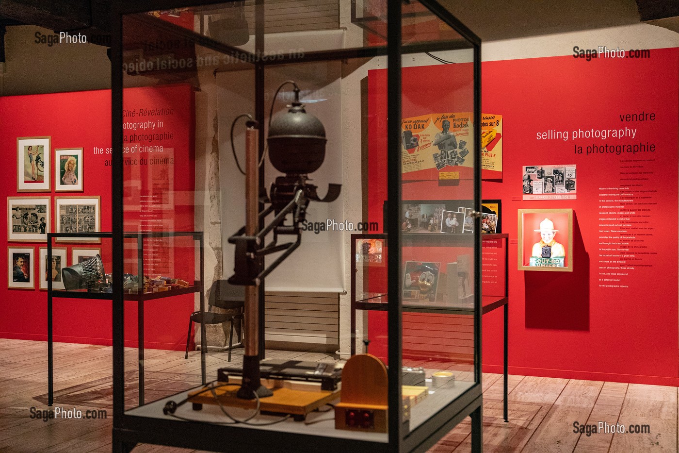 EXPOSITION DE PHOTOS ANCIENNES ET DE VIEUX MATERIELS, SALLE DURVILLE, MUSEE DE LA PHOTOGRAPHIE NICEPHORE NIEPCE, CHALON-SUR-SAONE (71), FRANCE 