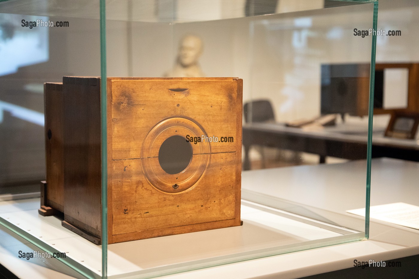 APPAREIL UTILISE PAR NICEPHORE NIEPCE VERS 1820, MUSEE DE LA PHOTOGRAPHIE NICEPHORE NIEPCE, CHALON-SUR-SAONE (71), FRANCE 