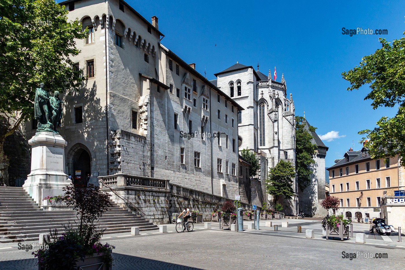 CHATEAU DES DUCS DE SAVOIE ET SON EGLISE, CHAMBERY, SAVOIE (73), FRANCE 