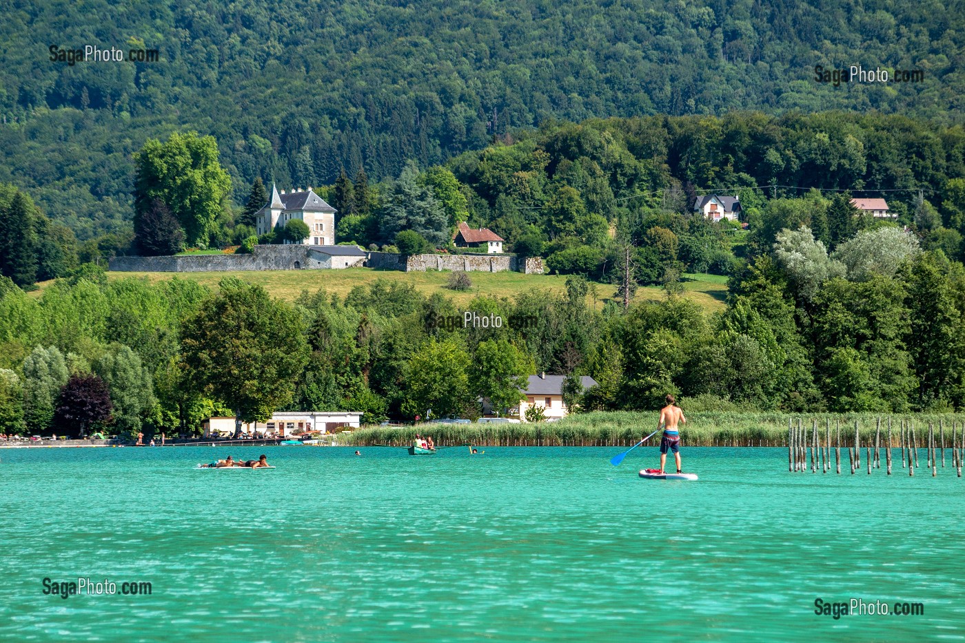 PLAGE ET LOISIRS AQUATIQUES, LEPIN-LE-LAC, LAC D'AIGUEBELETTE, SAVOIE (73), FRANCE 
