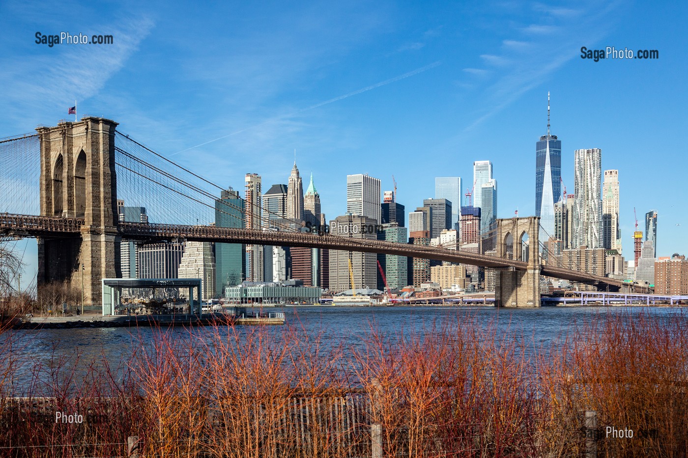 VUE DU PONT DE BROOKLYN ET DE MANHATTAN DEPUIS LE QUARTIER DE BROOKLYN, NEW-YORK, ETATS-UNIS, USA 