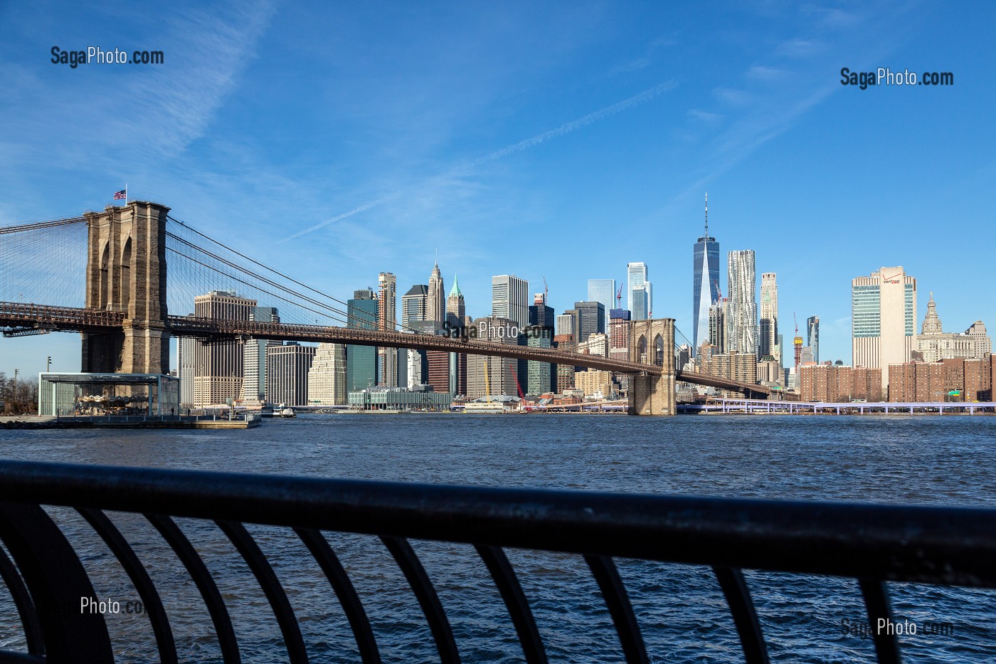 VUE DU PONT DE BROOKLYN ET DE MANHATTAN DEPUIS LE QUARTIER DE BROOKLYN, NEW-YORK, ETATS-UNIS, USA 