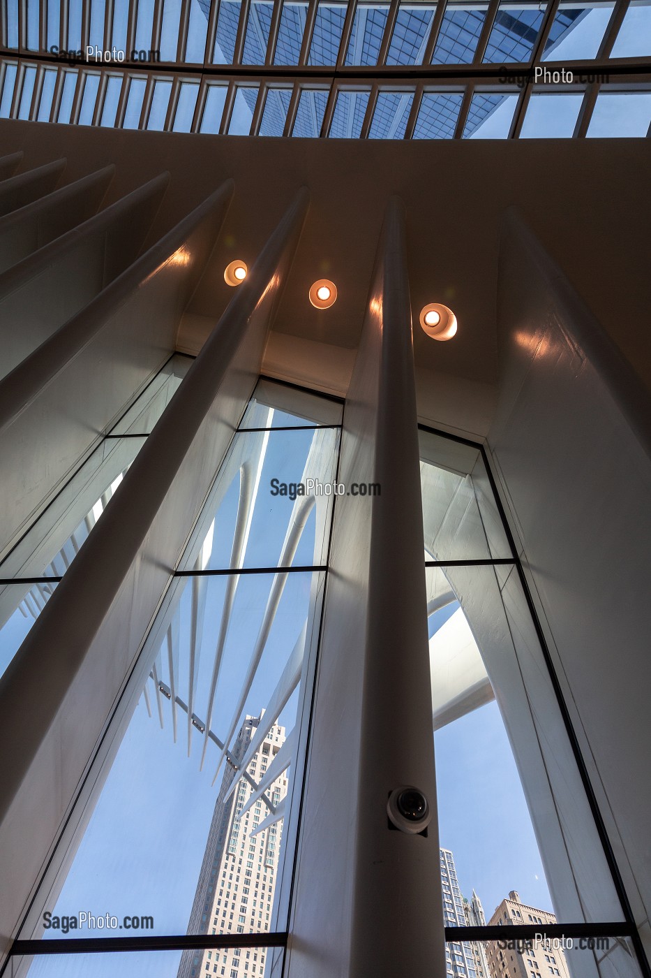 INTERIEUR DE L'OCULUS, GARE FUTURISTE DU ONE WORLD TRADE CENTER, MANHATTAN, NEW-YORK, ETATS-UNIS, USA 