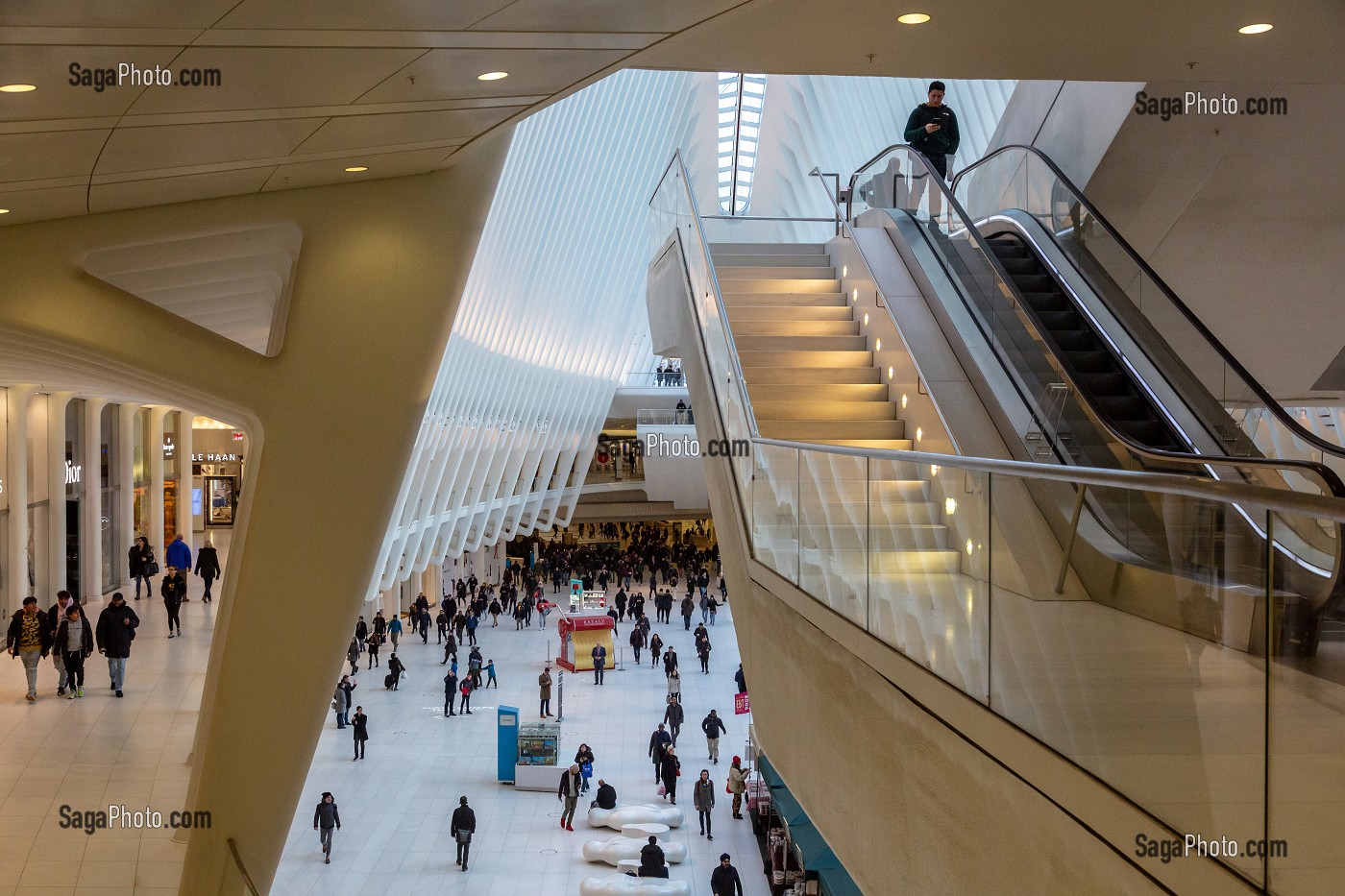 INTERIEUR DE L'OCULUS, GARE FUTURISTE DU ONE WORLD TRADE CENTER, MANHATTAN, NEW-YORK, ETATS-UNIS, USA 