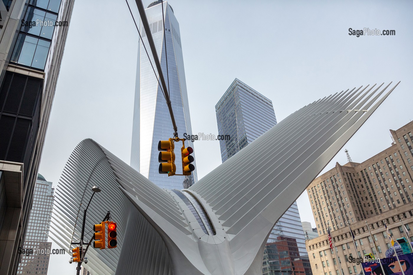 DETAIL DE L'OCULUS, GARE FUTURISTE EN FORME D'AILES D'OISEAU DEVANT LA TOUR DU ONE WORLD TRADE CENTER, MANHATTAN, NEW-YORK, ETATS-UNIS, USA 