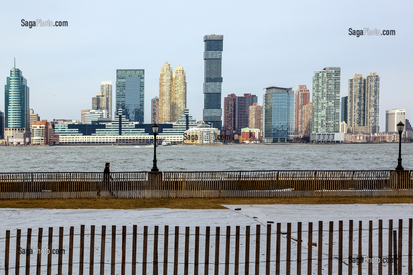 TOURS DE LA VILLE DE JERSEY CITY (NEW JERSEY), DEPUIS MANHATTAN, NEW-YORK, ETATS-UNIS, USA 