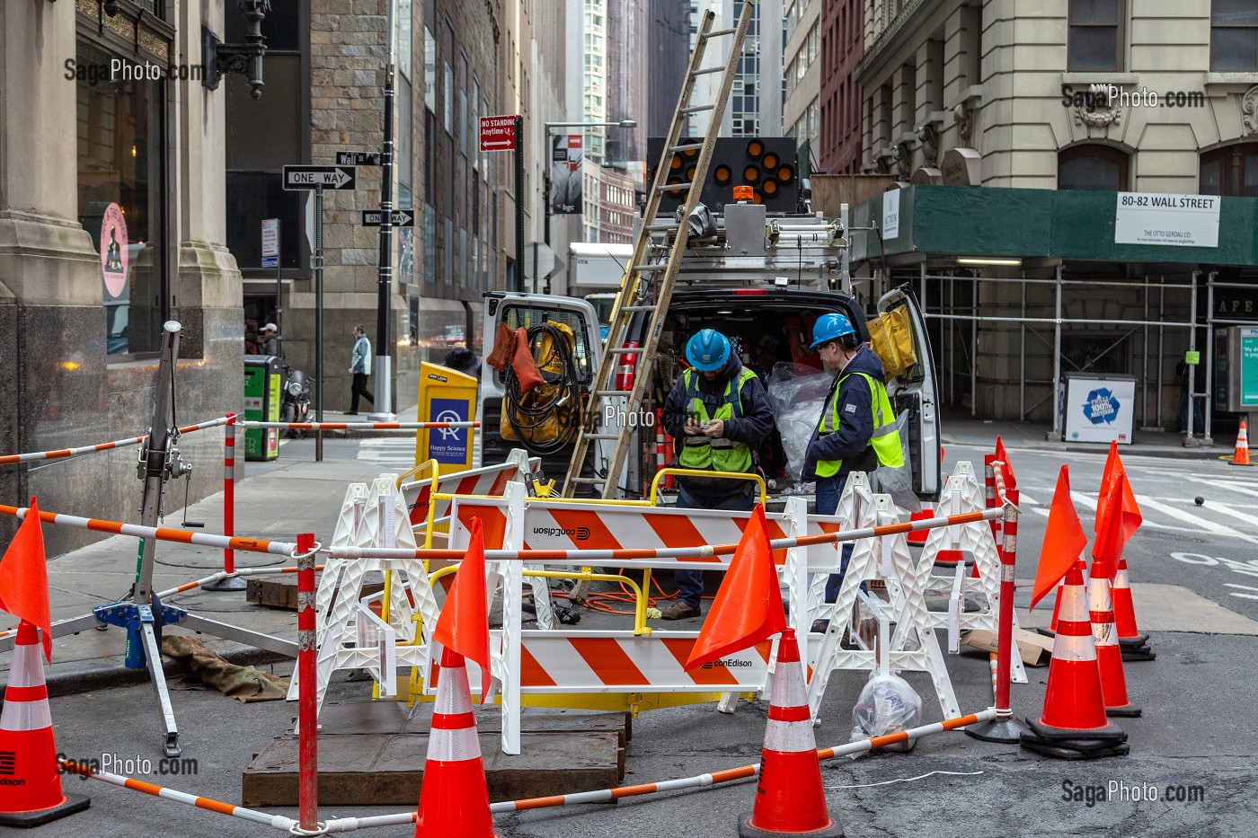 TRAVAUX DANS LES RUES DU DOWNTOWN, WALL STREET, MANHATTAN, NEW-YORK, ETATS-UNIS, USA 