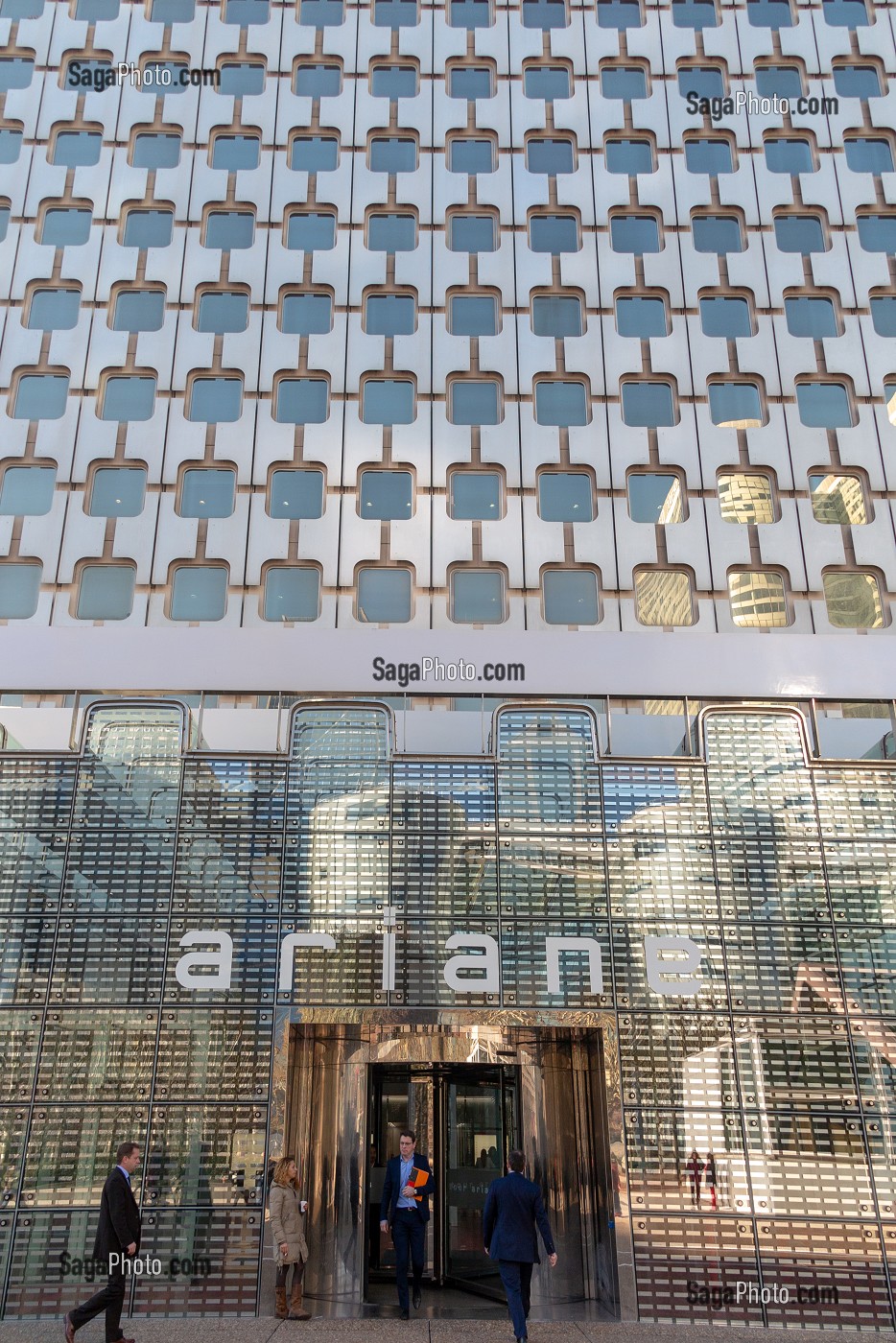 FACADE DE LA TOUR ARIANE, PARIS-LA DEFENSE, FRANCE 