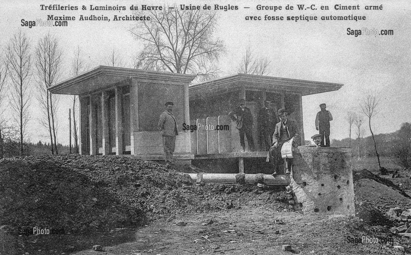 GROUPE DE TOILETTES, WC EN CIMENT ARME AVEC FOSSE SEPTIQUE AUTOMATIQUE, USINE DE RUGLES, TREFILERIES ET LAMINOIRS, MAXIME AUDHOIN ARCHITECTE, NORMANDIE, FRANCE 