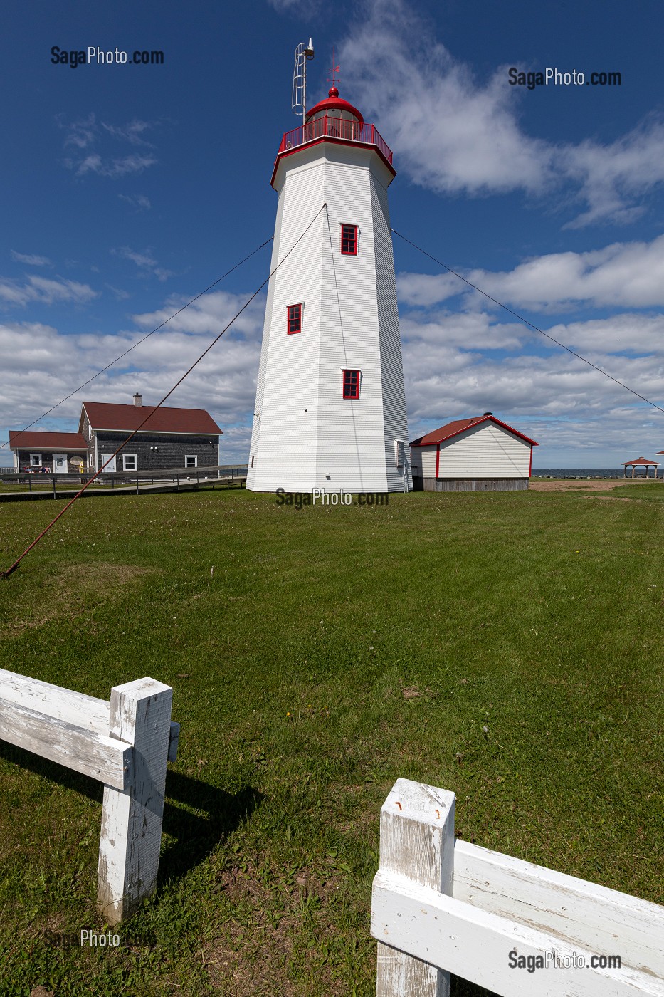 PHARE EN BOIS DE MISCOU, ILE DE MISCOU, NOUVEAU-BRUNSWICK, CANADA, AMERIQUE DU NORD 