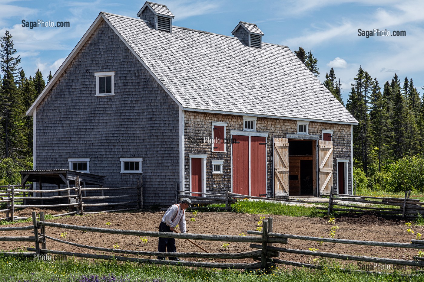 LA FERME DE LA MAISON CHIASSON DE 1920, VILLAGE HISTORIQUE ACADIEN, BERTRAND, NOUVEAU-BRUNSWICK, CANADA, AMERIQUE DU NORD 