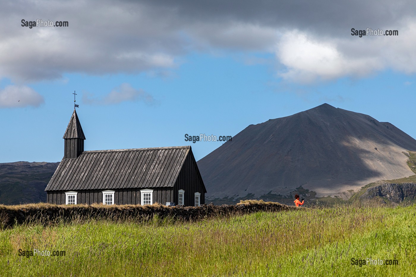 EGLISE EN BOIS NOIR DE BUDIR, PRESQU'ILE VOLCANIQUE DE GRUNDARFJORDUR, PENINSULE DE SNAEFFELSNES, ISLANDE 