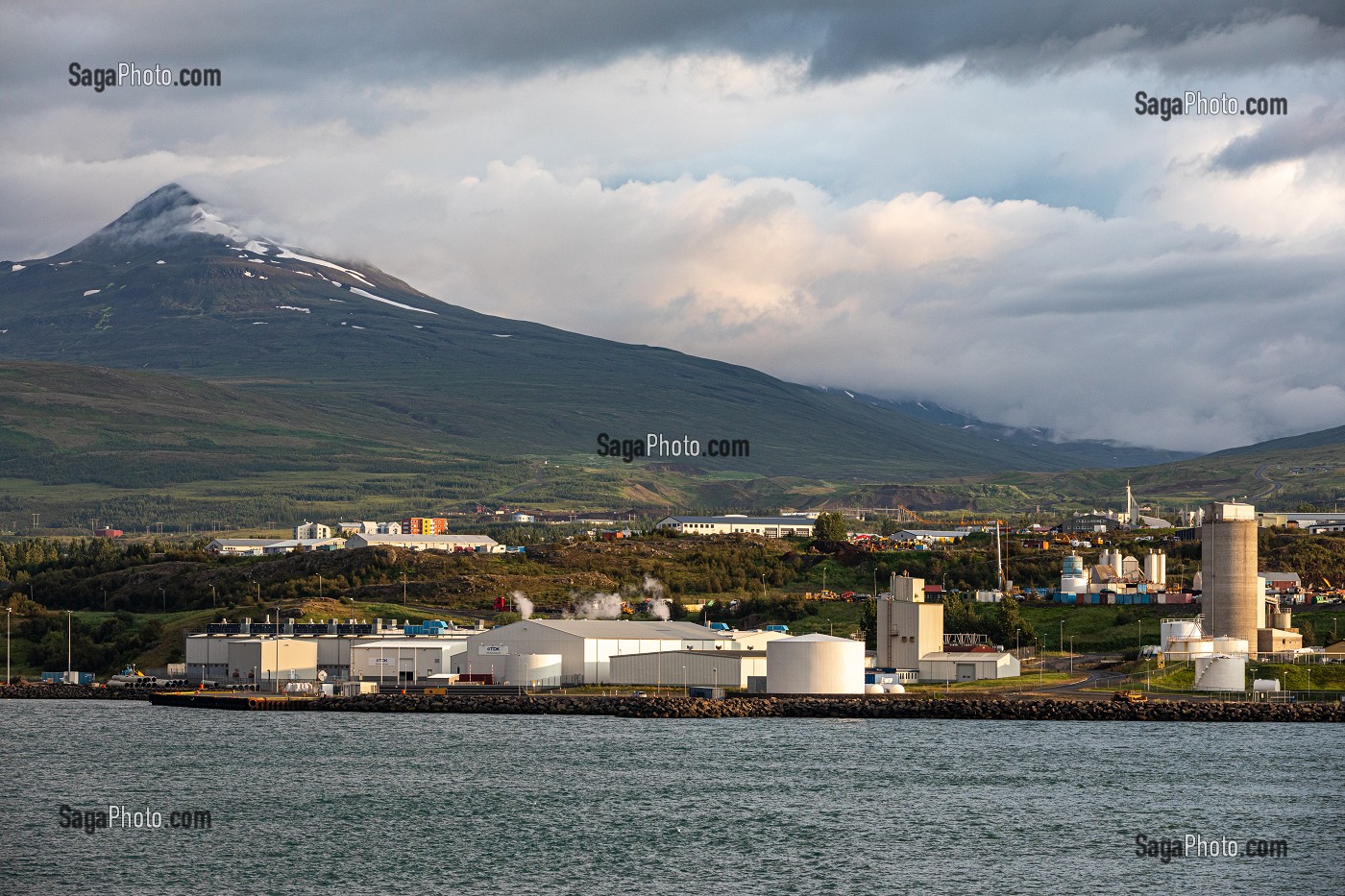 USINE TDK, FOURNISSEUR DE COMPOSANTS ELECTRONIQUE, ZONE PORTUAIRE, AKUREYRI, ISLANDE, EUROPE 