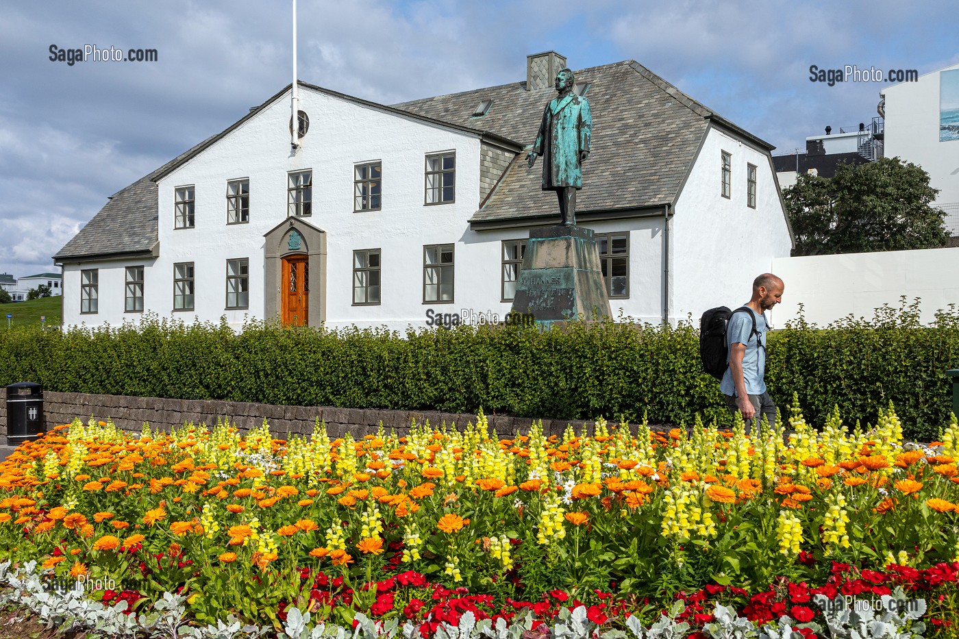 STATUE DE HANNES HALSTEIN (ANCIEN CHEF DU GOUVERNENT ENTRE 1904 ET 1914) DEVANT L'OFFICE DU PREMIER MINISTRE ISLANDAIS, REYKJAVIK, ISLANDE, EUROPE 