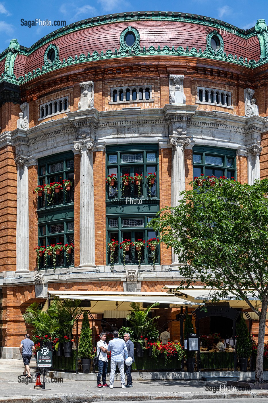FACADE DU RESTAURANT IL TEATRO, CAPITOLE DE QUEBEC, PLACE D'YOUVILLE, QUEBEC, CANADA 