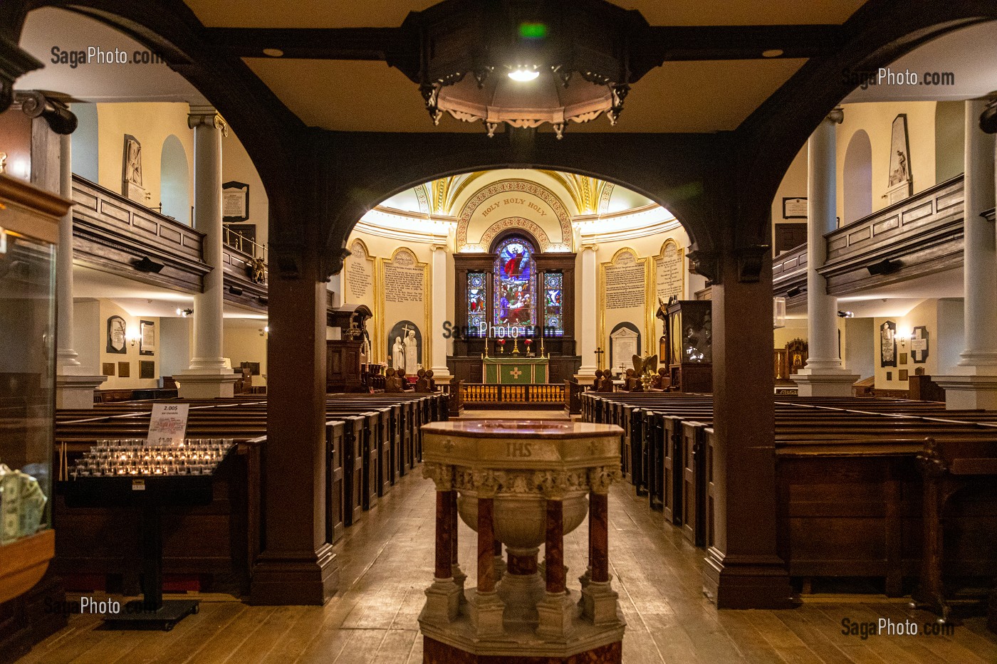 INTERIEUR DE LA CATHEDRALE HOLY TRINITY, RUE DES JARDINS, VIEILLE VILLE DE QUEBEC, CANADA 