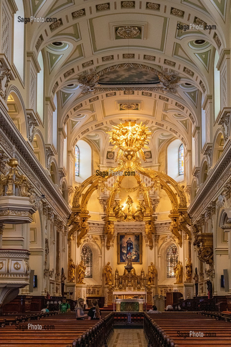 INTERIEUR DE LA BASILIQUE CATHEDRALE NOTRE-DAME, RUE DE BUADE, VIEILLE VILLE DE QUEBEC, CANADA 