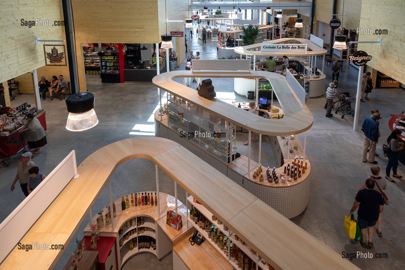 INTERIEUR DU NOUVEAU GRAND MARCHE, ARCHITECTURE MODERNE, BOULEVARD WILFRID HAMEL, QUEBEC, CANADA 