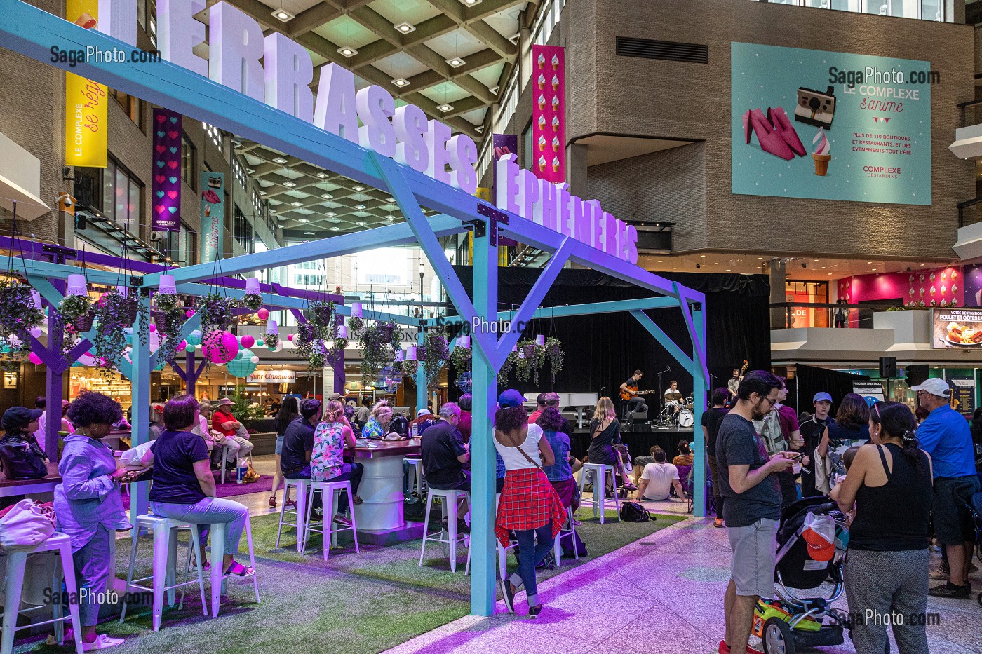 TERRASSES EPHEMERES, GALERIES COMMERCIALES SOUTERRAINES, PLACE DES ARTS, MONTREAL, QUEBEC, CANADA 