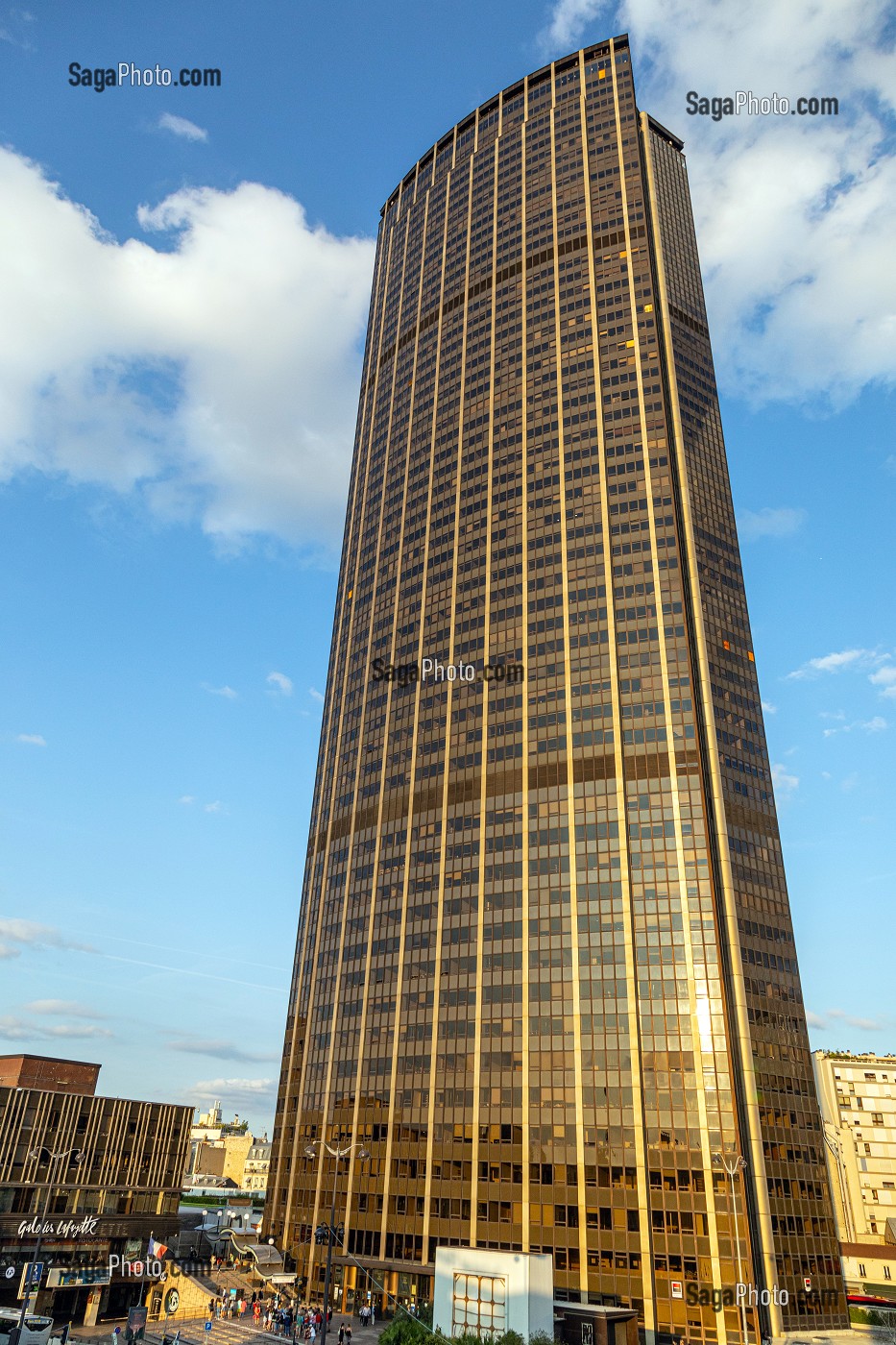 LA TOUR AU COUCHER DU SOLEIL, QUARTIER DE LA TOUR MONTPARNASSE, 15 EME ARRONDISSEMENT, PARIS, FRANCE 