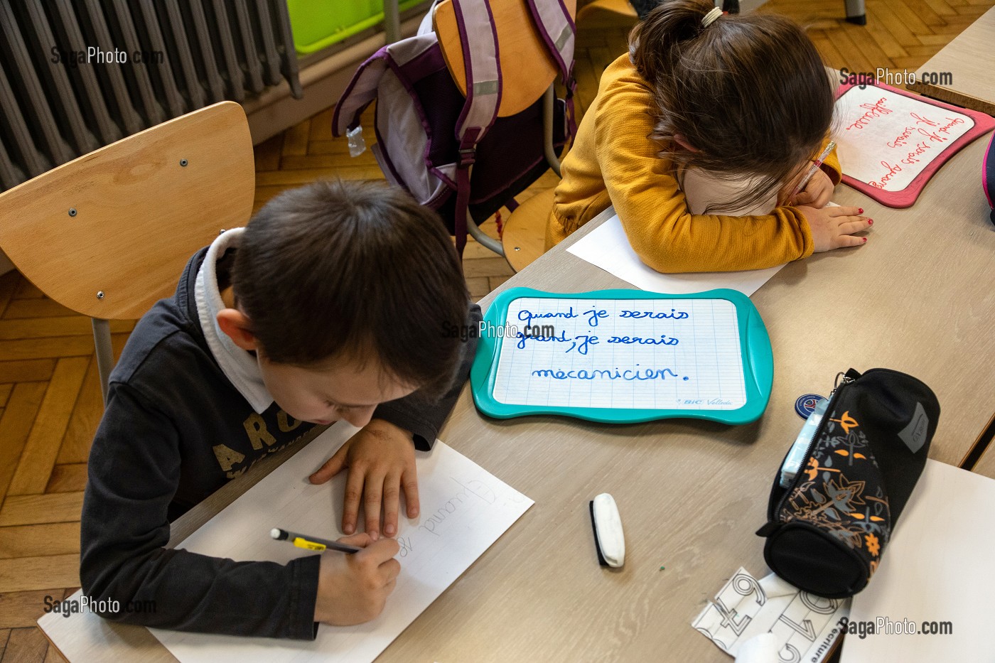 ORTHOGRAPHE ET ECRITURE, ORIENTATION METIER, CLASSE D'ECOLE PRIMAIRE DE LA VILLE DE RUGLES, EURE, NORMANDIE, FRANCE 