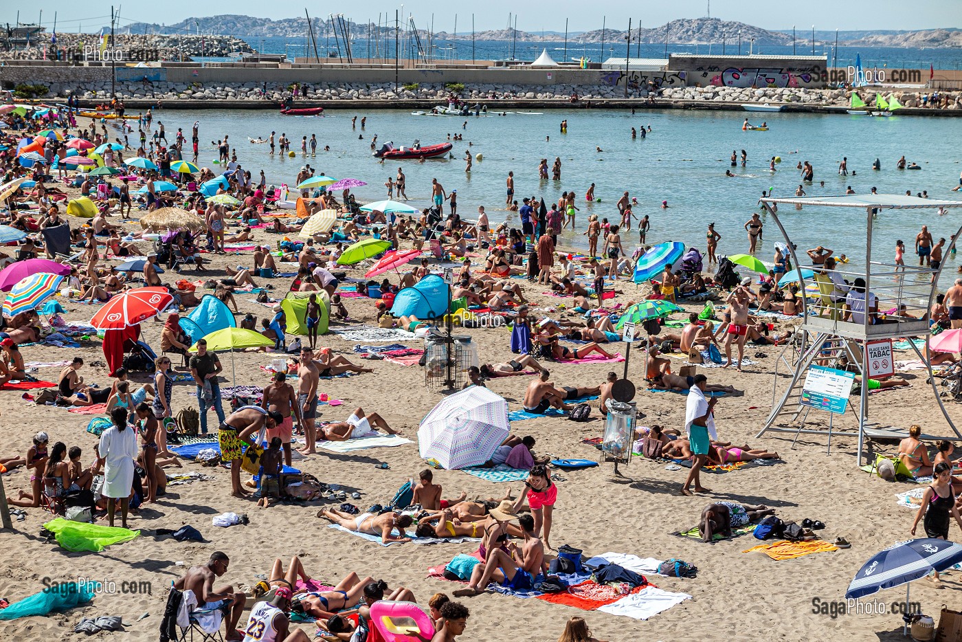 PLAGE BONDEE DE POINTE ROUGE, ANSE DE LA VIEILLE CHAPELLE, MARSEILLE, BOUCHES-DU RHONE, FRANCE 