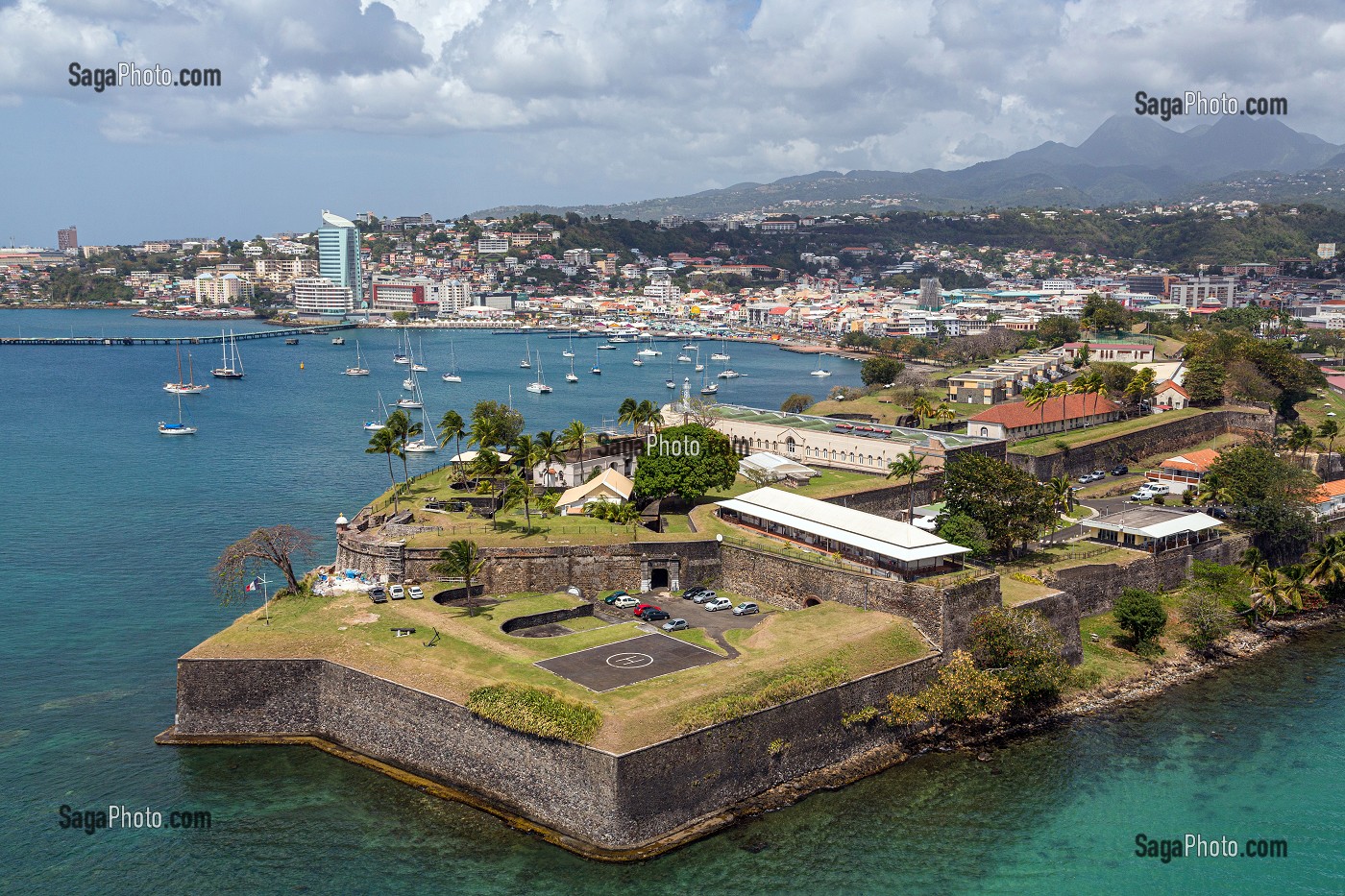 FORT SAINT-LOUIS AVEC LA POINTE SIMON ET LE CENTRE VILLE, FORT-DE-FRANCE, MARTINIQUE, ANTILLES FRANCAISES, FRANCE 