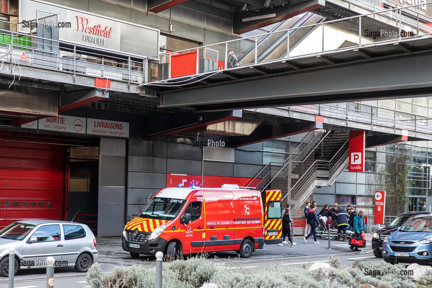 INTERVENTION DES SAPEURS-POMPIERS, LILLE, NORD, FRANCE 