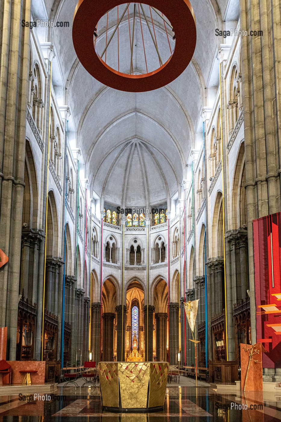 CHOEUR A L'INTERIEUR DE LA CATHEDRALE NOTRE-DAME-DE-LA-TREILLE, LILLE, NORD, FRANCE 