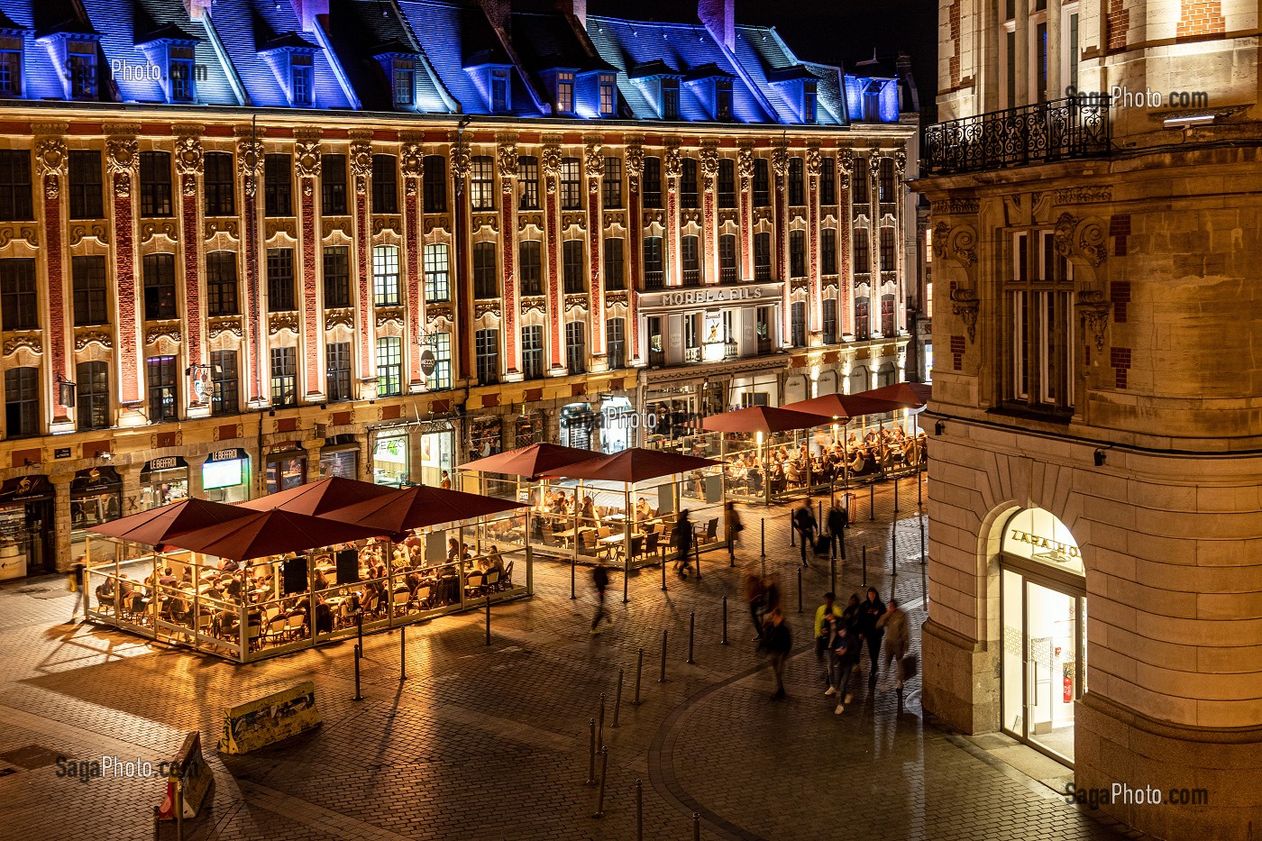 TERRASSES DE NUIT, RESTAURANT MOREL J. ET FILS, PLACE DE L'OPERA, LILLE, NORD, FRANCE 