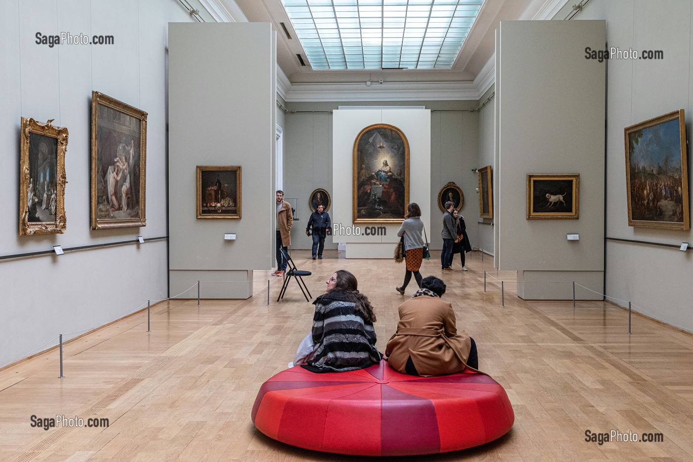 SALLE DES PEINTURES DE FRANCE DU XVIII EME SIECLE, PALAIS DES BEAUX-ARTS, LILLE, NORD, FRANCE 