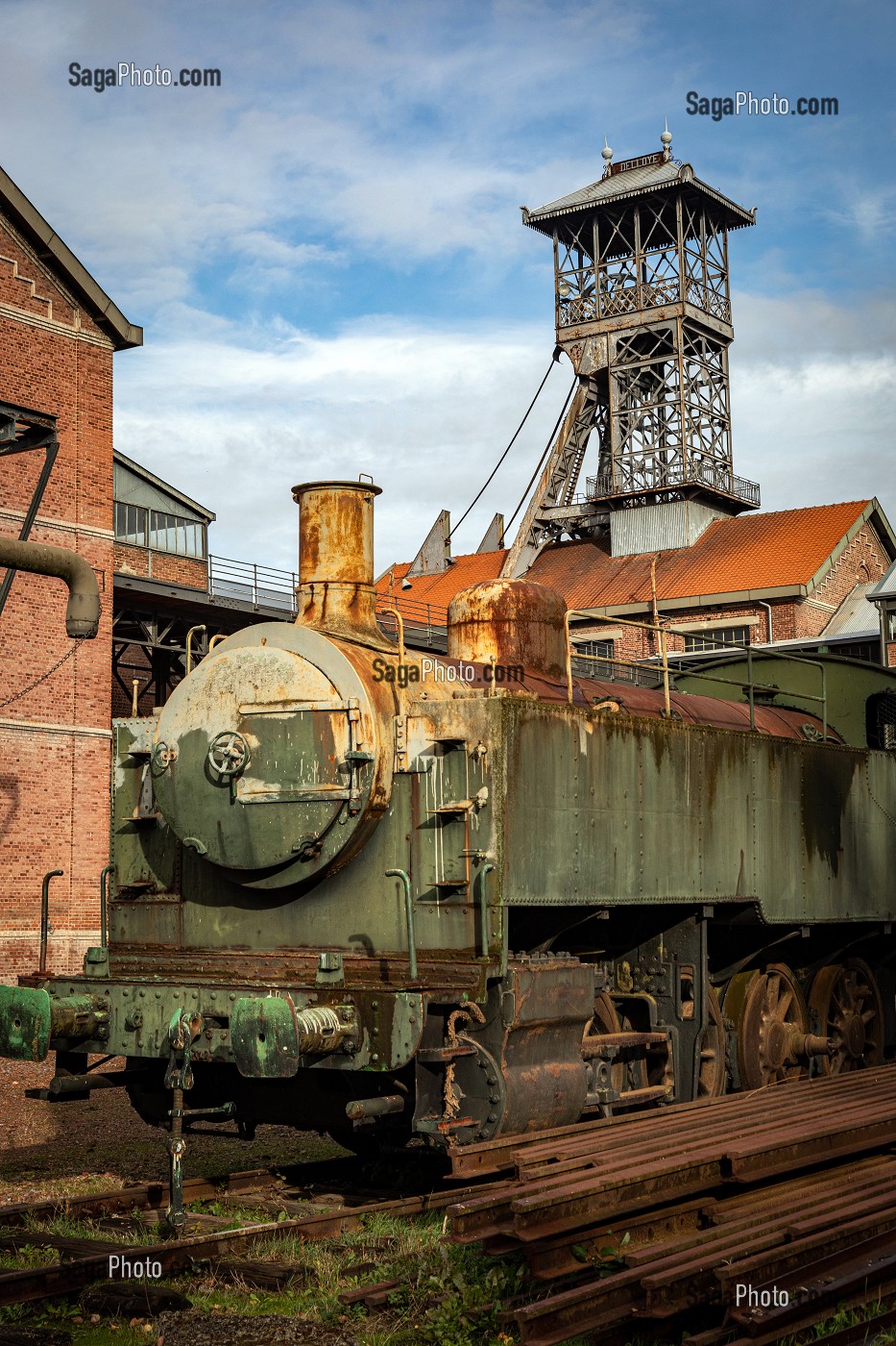 LOCOMOTIVE A VAPEUR POUR LE TRANSPORT DU CHARBON, FOSSE DELLOYE, MUSEE DE LA MINE DU NORD-PAS DE CALAIS, CENTRE HISTORIQUE MINIER LEWARDE, NORD, FRANCE 