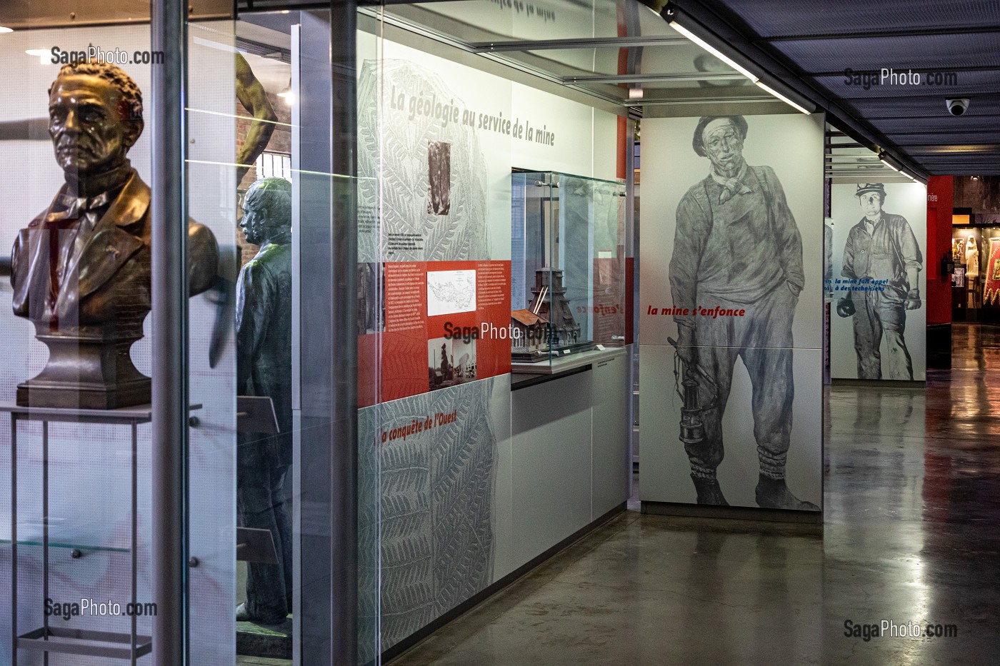 EXPOSITION LES TROIS AGES DE LA MINE, MUSEE DE LA MINE DU NORD-PAS DE CALAIS, CENTRE HISTORIQUE MINIER LEWARDE, NORD, FRANCE 