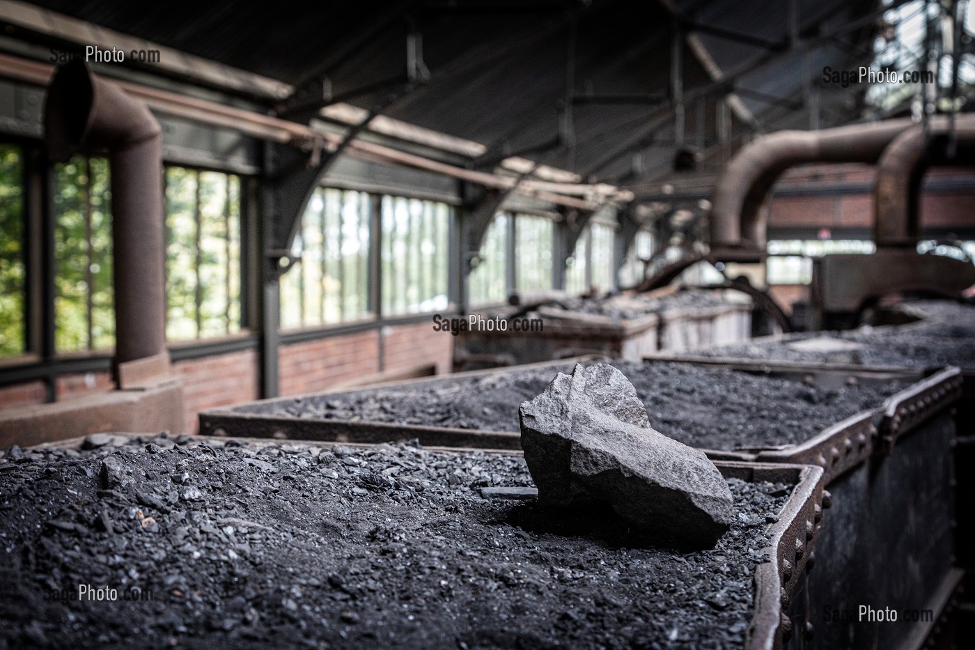 SALLE DE TRIAGE DU CHARBON, MUSEE DE LA MINE DU NORD-PAS DE CALAIS, CENTRE HISTORIQUE MINIER LEWARDE, NORD, FRANCE 