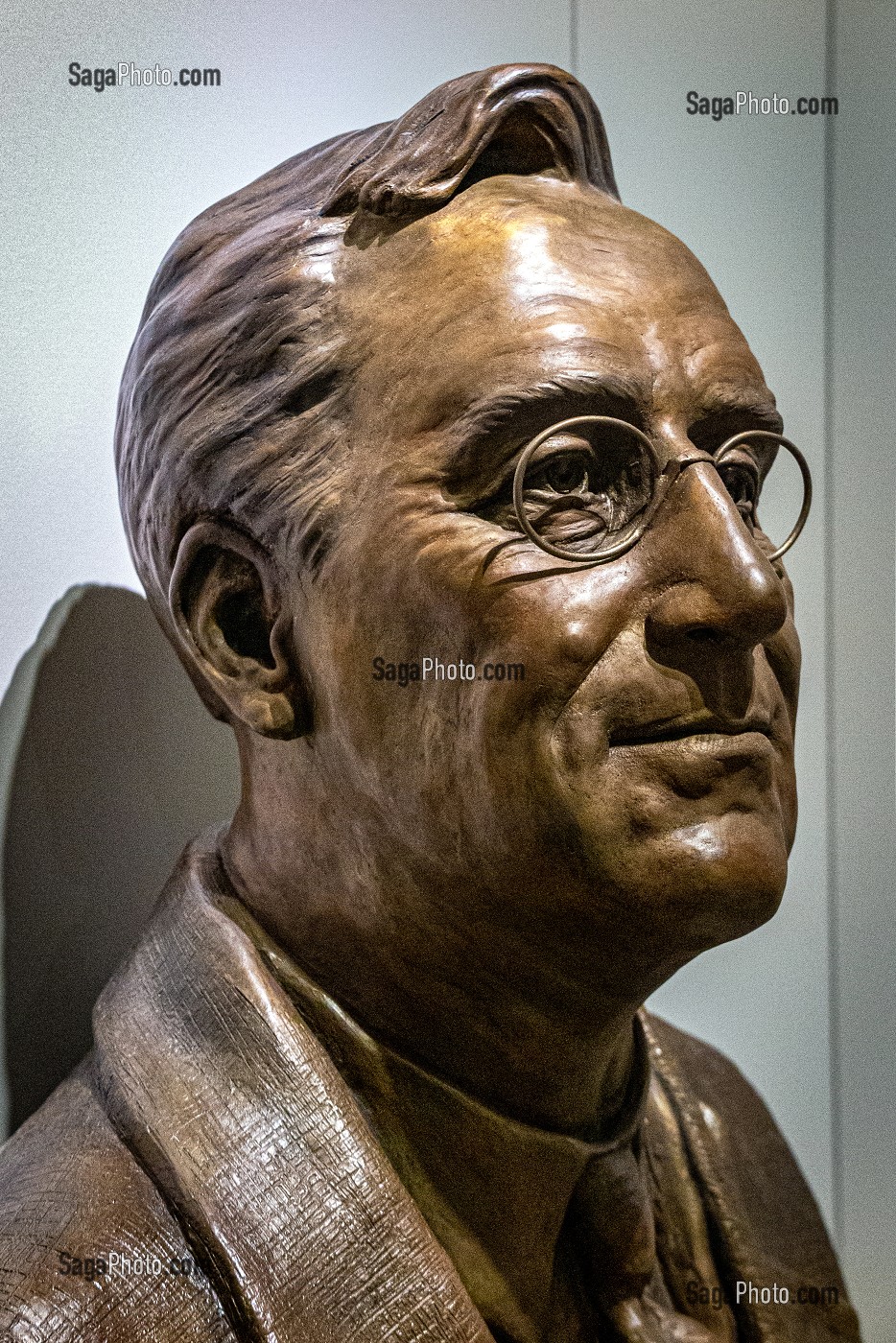 BUSTE NORMAN ROCKWELL PAR CAROLYN PALMER, BRONZE 2013, MEMORIAL DE CAEN, CALVADOS (14), NORMANDIE, FRANCE 